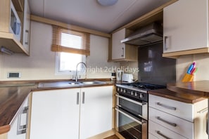 Fully equipped kitchen, perfect for self-catering holidays!