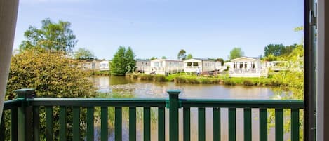 6 berth accommodation with lake view at Southview Holiday Park