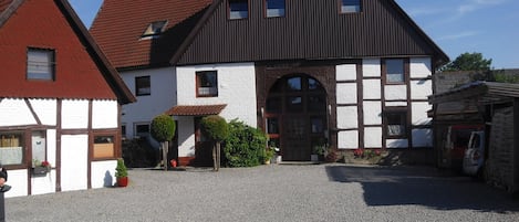 Unser Haus mit Ferienhausbereich 