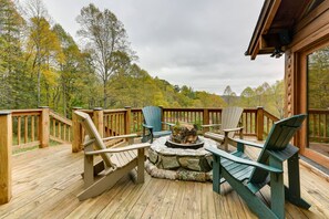 Private Deck | Fire Pit | Charcoal Grill | Views