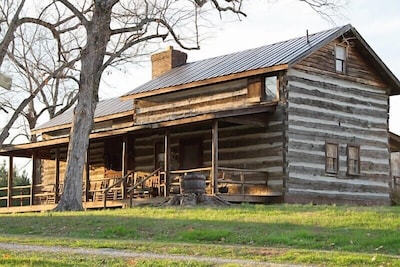 Historic Log Cabin On 90 Acres for Maximum Relaxation