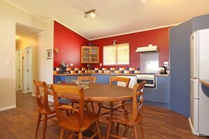 Open plan dining and kitchen