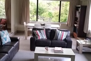 LoungeDining