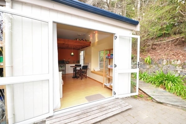 Woodberry Farm Annex entry area 