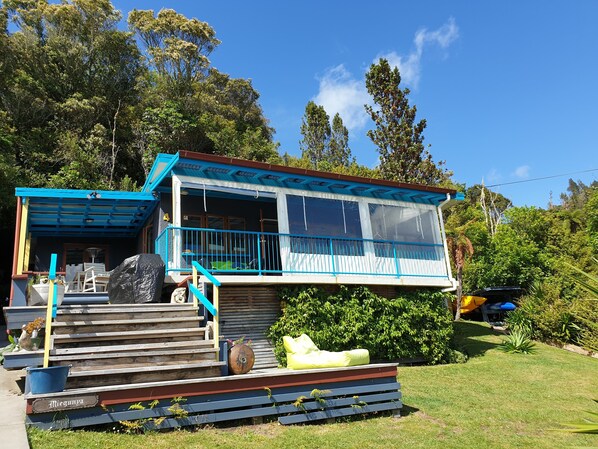 2 bedroom house with 3 bed bunkhouse at the back.Gorgeous interior ,2 decks .