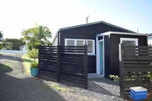 Nikau Cottage_back