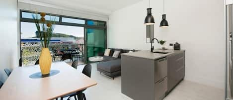 Nelson CBD Apartment, Nelson Holiday Home