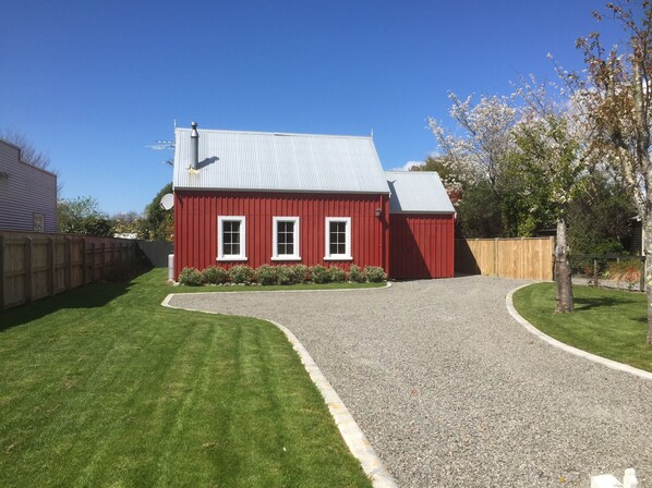 Borders Retreat with a private driveway.