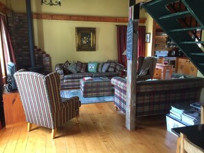 Open plan living/dining area