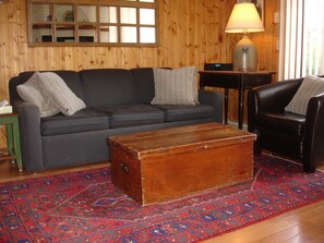 Living area (partial view) 