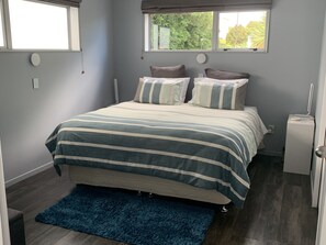 King size bed - bedside lamps and shelves