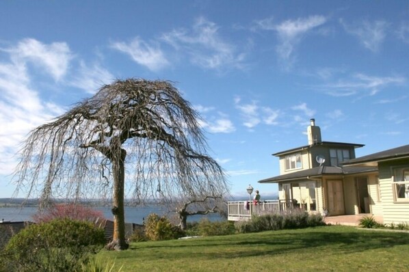 Acacia Bay Crow's Nest