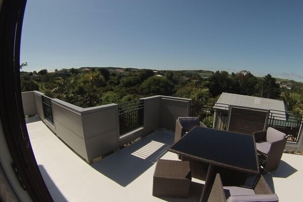 Upper - Outdoor/Deck