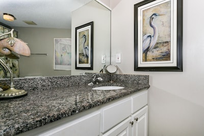 Clean, Private, Adorable Condo AND Contact-free Check-In!