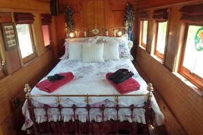 Master bedroom - gorgeous double bed