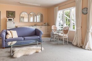 Lounge/living area