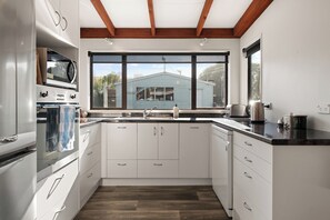 Full kitchen