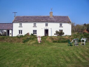 Front view of house away from the sea