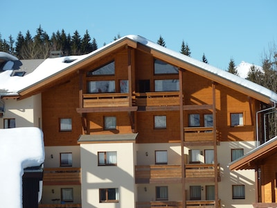 Atemberaubende oberste Etage, High Celings Ski Ski Out und Spa in den französischen Alpen 