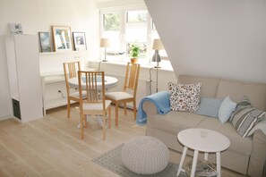 Sofa in holiday apartment "Himmelreich" in Norddorf on the island Amrum