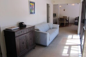 Foyer Lounge