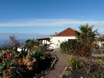 Apartamento con vistas al mar ya la montaña para 2 personas