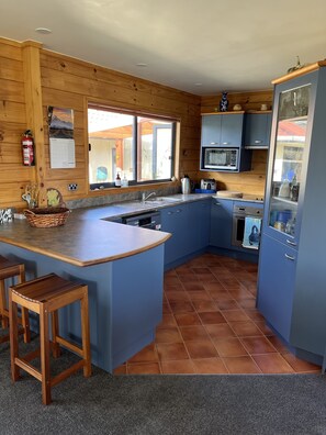 Fully equipped kitchen
