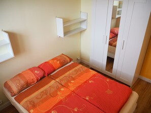 Small bed room upstairs