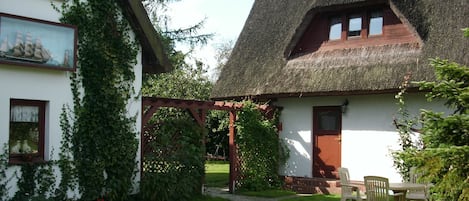 Wohnhaus Eigentümer und Ferienhaus mit Ferienwohnung Morgensonne parterre