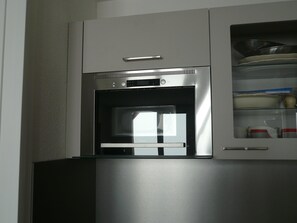 Unclassified image, 5 of 14, button