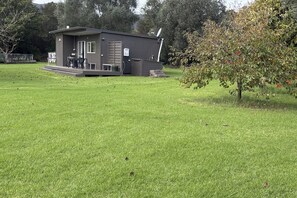 Self-contained former artist's studio set in expansive grounds.