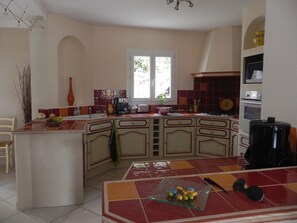 Cuisine américaine entièrement équipée