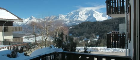 Vue sur le Mont-Blanc
Mont-Blanc view