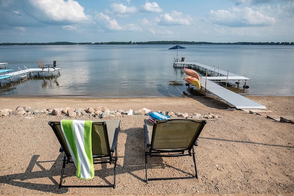 Littlemaccottagebeachchairs