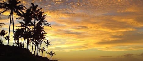 Stunning Sunsets on your Napili Bay