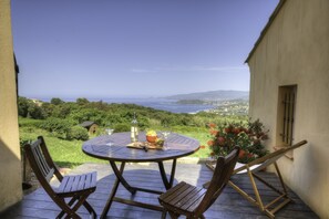 La terrasse avec vue mer