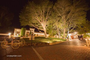 Portola Inn 
Main House at night