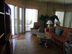 Living area, vinyl plank floors