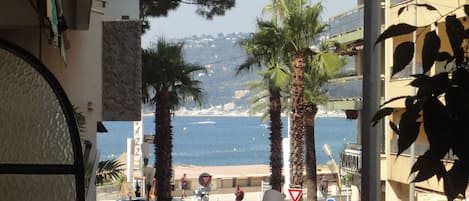 vue mer depuis la terrasse du studio