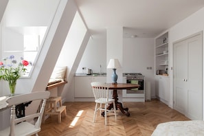 View towards the kitchen.