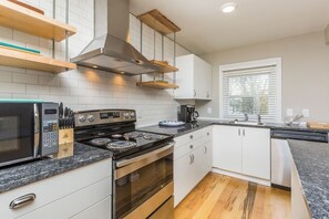 Fully appointed kitchen for breakfast, lunch and dinner! Enjoy cooking away from home. 