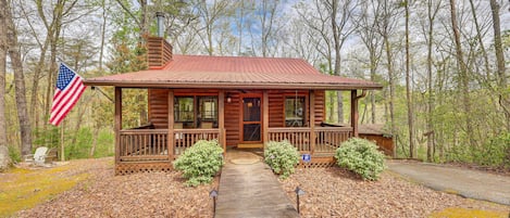 Blue Ridge Vacation Rental Cabin | 2BR | 1BA | 1,000 Sq Ft | No Steps Required