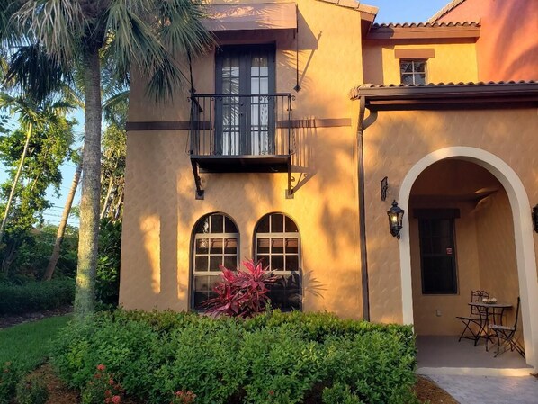 Peyton's Place Naples Florida Ole at Lely