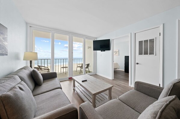 1 Island Shores 457 Living Room