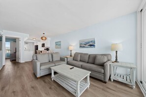 3 Island Shores 457 Living Room