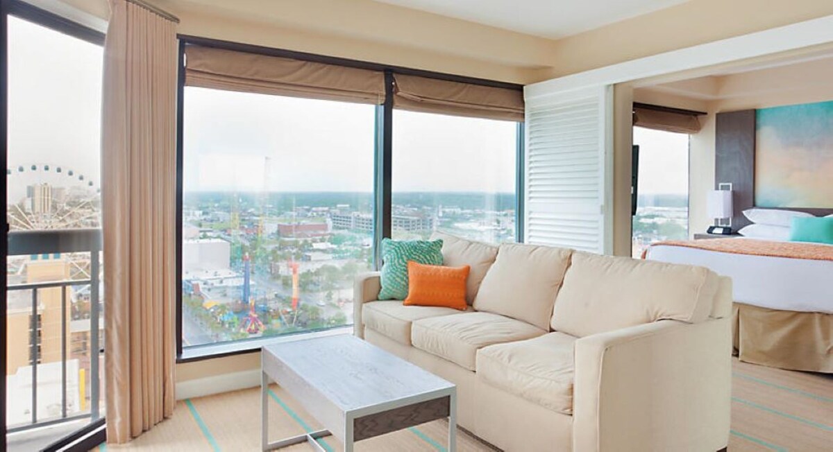 SeaGlass Tower-Within walking distance to SkyWheel
