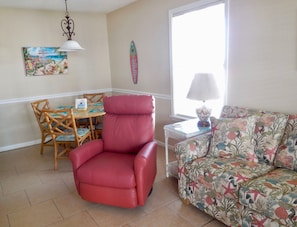 Comfortable swivel recliner