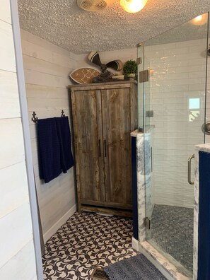 Renovated master bath with 5x5 dual head shower