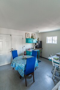 Studio & Bath by Sea - First Floor - Works for Pets & Disabled Guests