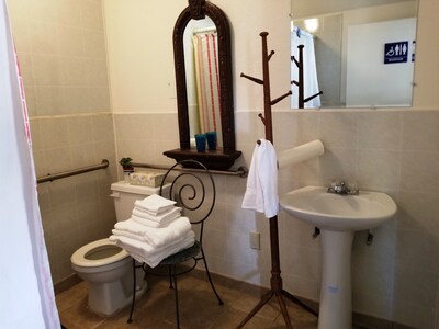 Studio & Bath by Sea - First Floor - Works for Pets & Disabled Guests